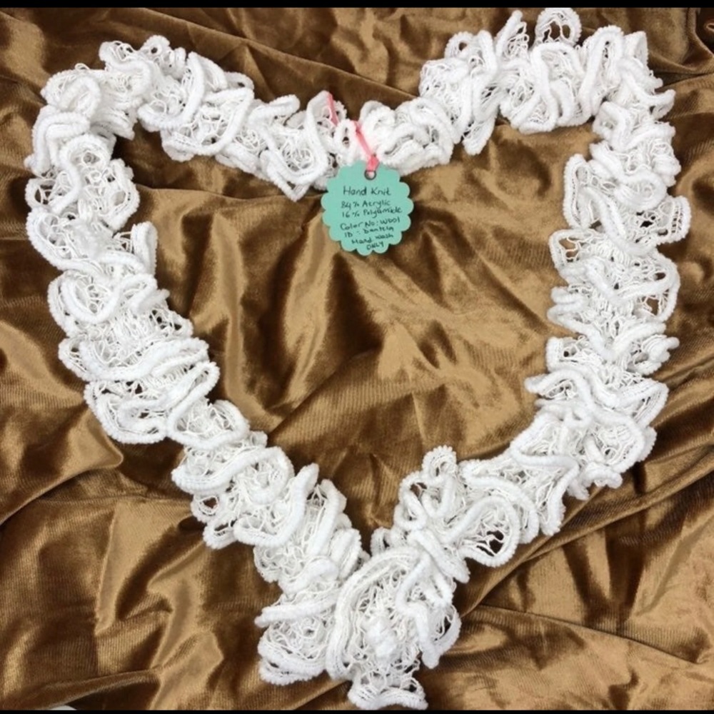 Hand Crafted Ruffle Scarf (White)